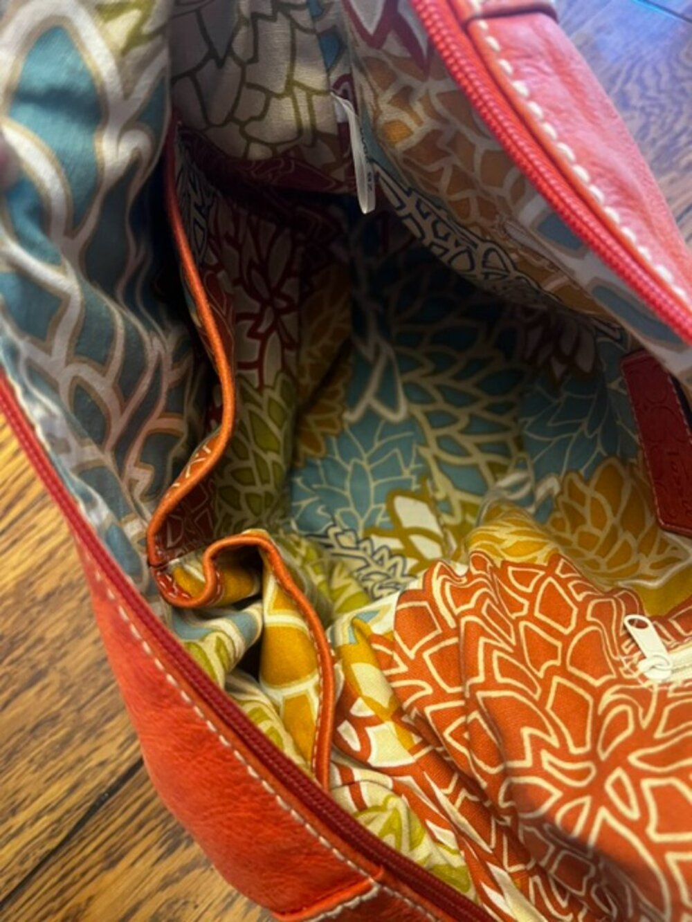 Women's Fossil Leather Purse, Handbag, Zip close, zip pockets, Red, Ex Con! - Picture 6 of 8